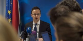 Szijjártó: lopakodó kísérlet zajlik a megbukott bevándorlási politika visszahozására
