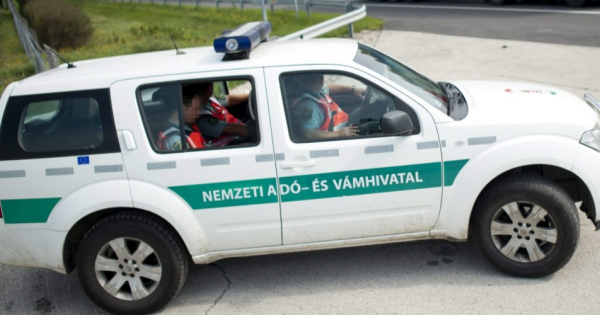 nav kocsi