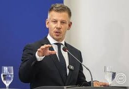 Magyar Péter: a bukott hatalom emberei máris a milliárdos oligarchák mellé álltak